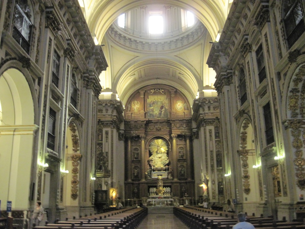 135- La navata centrale della chiesa di Sant' Isidro